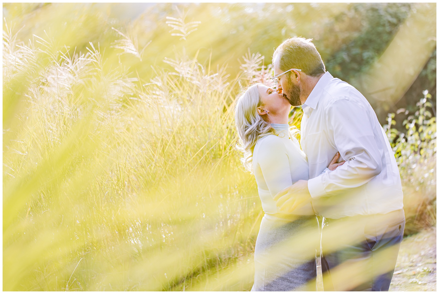 Autumn Engagement Photos in Richmond, BC, couple kissing tenderly